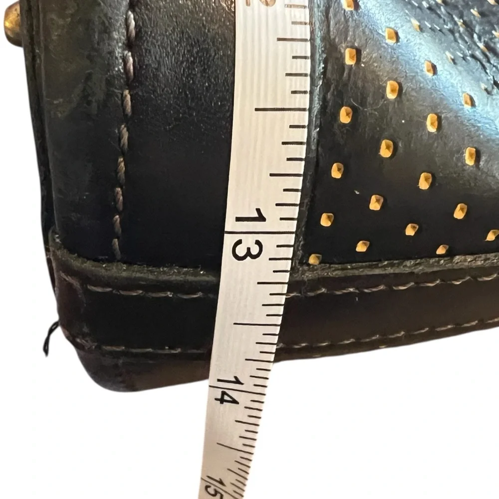 DOONEY & BOURKE BLACK LEATHER RARE VINTAGE SHOULDER HANDBAG.